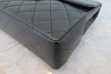 Load image into Gallery viewer, CHANEL Medium Matelasse single flap chain shoulder bag Lambskin Black/Gold hadware Shoulder bag 700060182