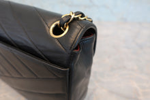 Load image into Gallery viewer, CHANEL Bias stitch chain shoulder bag Lambskin Black/Gold hadware Shoulder bag 800080226