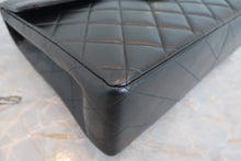 Load image into Gallery viewer, CHANEL Medium Matelasse single flap chain shoulder bag Lambskin Black/Gold hadware Shoulder bag 700060182