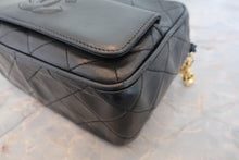 Load image into Gallery viewer, CHANEL Matelasse Chain shoulder bag Lambskin Black/Gold hadware Shoulder bag 800040103