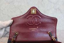 Load image into Gallery viewer, CHANEL Matelasse chain shoulder bag Lambskin Navy/Gold hadware Shoulder bag 800040085