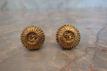 Load image into Gallery viewer, CHANEL CC mark earring Gold plate Gold Earring 500110096