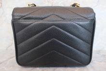 画像をギャラリービューアに読み込む, CHANEL/シャネル Vステッチチェーンショルダーバッグ キャビアスキン ブラック/ゴールド金具 ショルダーバッグ 600100014