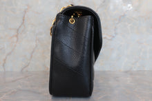 画像をギャラリービューアに読み込む, CHANEL/シャネル Vステッチチェーンショルダーバッグ キャビアスキン ブラック/ゴールド金具 ショルダーバッグ 600100014