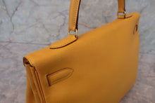 將圖片載入圖庫檢視器 HERMES/エルメス ケリー35 クシュベル ジョーヌ □A刻印 ショルダーバッグ 700030194