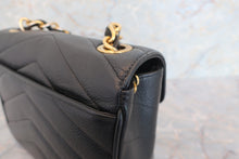 画像をギャラリービューアに読み込む, CHANEL/シャネル Vステッチチェーンショルダーバッグ キャビアスキン ブラック/ゴールド金具 ショルダーバッグ 600100014