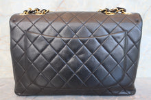 Load image into Gallery viewer, CHANEL Medium Matelasse Single flap chain shoulder bag Lambskin Black/Gold hadware Shoulder bag 700100049