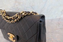 Load image into Gallery viewer, CHANEL Medium Matelasse Single flap chain shoulder bag Lambskin Black/Gold hadware Shoulder bag 700100049
