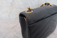 画像をギャラリービューアに読み込む, CHANEL/シャネル Vステッチチェーンショルダーバッグ キャビアスキン ブラック/ゴールド金具 ショルダーバッグ 600100014
