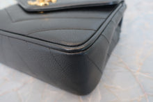 画像をギャラリービューアに読み込む, CHANEL/シャネル Vステッチチェーンショルダーバッグ キャビアスキン ブラック/ゴールド金具 ショルダーバッグ 600100014