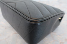 画像をギャラリービューアに読み込む, CHANEL/シャネル Vステッチチェーンショルダーバッグ キャビアスキン ブラック/ゴールド金具 ショルダーバッグ 600100014