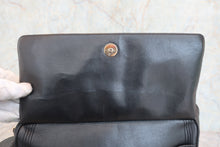 Load image into Gallery viewer, CHANEL CC mark chain tote bag Caviar skin Black/Gold hadware Tote bag 800080245