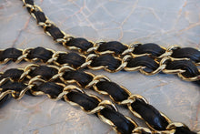 Load image into Gallery viewer, CHANEL Medium Matelasse Single flap chain shoulder bag Lambskin Black/Gold hadware Shoulder bag 700100049