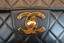 Load image into Gallery viewer, CHANEL Medium Matelasse Single flap chain shoulder bag Lambskin Black/Gold hadware Shoulder bag 700100049