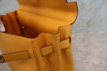 Load image into Gallery viewer, HERMES PICOTIN LOCK MM Clemence leather Mykonos □N Engraving Hand bag 700030201