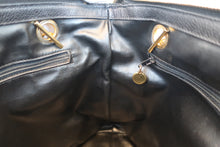 Load image into Gallery viewer, CHANEL CC mark chain tote bag Caviar skin Black/Gold hadware Tote bag 800080245