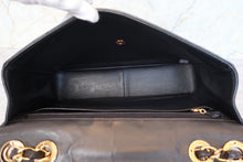 Load image into Gallery viewer, CHANEL Medium Matelasse Single flap chain shoulder bag Lambskin Black/Gold hadware Shoulder bag 700100049