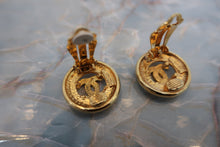 Load image into Gallery viewer, CHANEL CC mark earring Gold plate Gold Earring 500110139