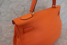 画像をギャラリービューアに読み込む, HERMES/エルメス ケリー32 ヴォーガリバー オレンジ 〇Z刻印 ショルダーバッグ 700050217
