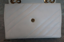 画像をギャラリービューアに読み込む, CHANEL/シャネル バイアスステッチチェーンショルダーバッグ キャビアスキン ホワイト/ゴールド金具 ショルダーバッグ 700060208