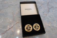 Load image into Gallery viewer, CHANEL CC mark earring Gold plate Gold Earring 500110143