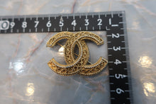 Load image into Gallery viewer, CHANEL CC mark brooch Gold plate Gold Brooch 500100248