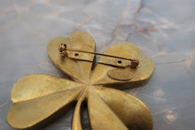 Load image into Gallery viewer, CHANEL CC mark Clover brooch Gold plate Gold Brooch 500110091
