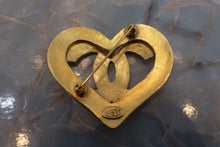 Load image into Gallery viewer, CHANEL CC mark Heart brooch Gold plate Gold Brooch 500100124