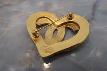 Load image into Gallery viewer, CHANEL CC mark Heart brooch Gold plate Gold Brooch 500100124