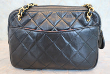 Load image into Gallery viewer, CHANEL Matelasse chain shoulder bag Lambskin Black/Gold hadware Shoulder bag 800090004