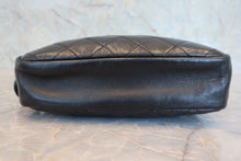 Load image into Gallery viewer, CHANEL Matelasse chain shoulder bag Lambskin Black/Gold hadware Shoulder bag 800090004
