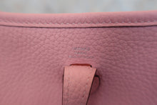 画像をギャラリービューアに読み込む, HERMES/エルメス エブリンTPM トリヨンクレマンス ローズサクラ X刻印 ショルダーバッグ 800030060