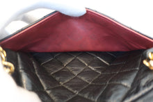 Load image into Gallery viewer, CHANEL Matelasse chain shoulder bag Lambskin Black/Gold hadware Shoulder bag 800090004
