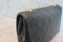 Load image into Gallery viewer, CHANEL Matelasse chain shoulder bag Lambskin Black/Gold hadware Shoulder bag 700120192