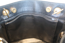 Load image into Gallery viewer, CHANEL CC mark chain tote bag Caviar skin Black/Gold hadware Tote bag 800070132