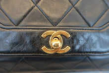 Load image into Gallery viewer, CHANEL Matelasse chain shoulder bag Lambskin Black/Gold hadware Shoulder bag 700120192