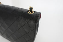 Load image into Gallery viewer, CHANEL Matelasse Chain shoulder bag Lambskin Black/Gold hardware Shoulder bag 800100147