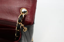 Load image into Gallery viewer, CHANEL Matelasse Chain shoulder bag Lambskin Black/Gold hardware Shoulder bag 800100147