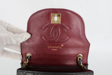 Load image into Gallery viewer, CHANEL Matelasse Chain shoulder bag Lambskin Black/Gold hardware Shoulder bag 800100147