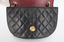 Load image into Gallery viewer, CHANEL Matelasse Chain shoulder bag Lambskin Black/Gold hardware Shoulder bag 800100147