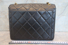 Load image into Gallery viewer, CHANEL Matelasse chain shoulder bag Lambskin Black/Gold hadware Shoulder bag 700120193