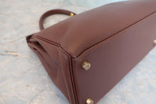 Load image into Gallery viewer, HERMES KELLY 28 Clemence leather Havane □F Engraving Shoulder bag 800070067