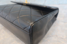 Load image into Gallery viewer, CHANEL Matelasse chain shoulder bag Lambskin Black/Gold hadware Shoulder bag 700120193