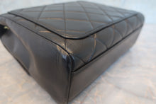 Load image into Gallery viewer, CHANEL Matelasse chain shoulder bag Lambskin Black/Gold hadware Shoulder bag 700120193