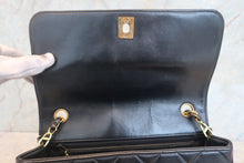 Load image into Gallery viewer, CHANEL Matelasse chain shoulder bag Lambskin Black/Gold hadware Shoulder bag 700120193