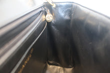 Load image into Gallery viewer, CHANEL Matelasse chain shoulder bag Lambskin Black/Gold hadware Shoulder bag 700120193