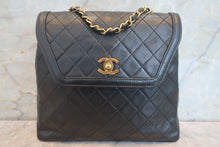 Load image into Gallery viewer, CHANEL Matelasse chain shoulder bag Lambskin Black/Gold hadware Shoulder bag 700120165