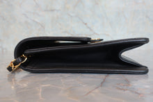 Load image into Gallery viewer, CHANEL Matelasse push lock chain shoulder bag Lambskin Black/Gold hadware Shoulder bag 800060057