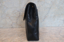 Load image into Gallery viewer, CHANEL Matelasse chain shoulder bag Lambskin Black/Gold hadware Shoulder bag 700120165