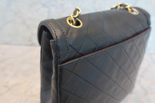 Load image into Gallery viewer, CHANEL Matelasse chain shoulder bag Lambskin Black/Gold hadware Shoulder bag 700120165